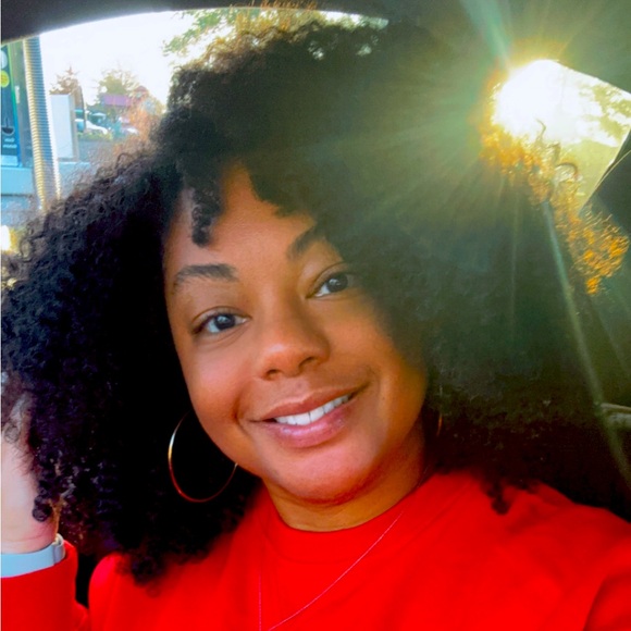 Meet your Posher, Amanda - Picture 1 of 1